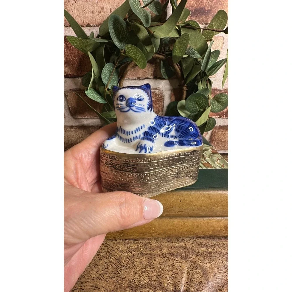 Vintage Chinoiserie-Style Blue and White Cat Trinket Box w/Embossed Metal Base